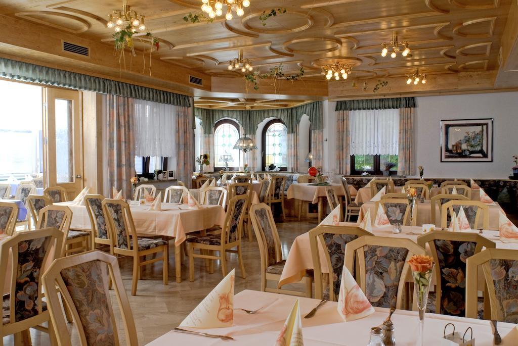 Hotel Zum Fischerwirt Baindlkirch Esterno foto